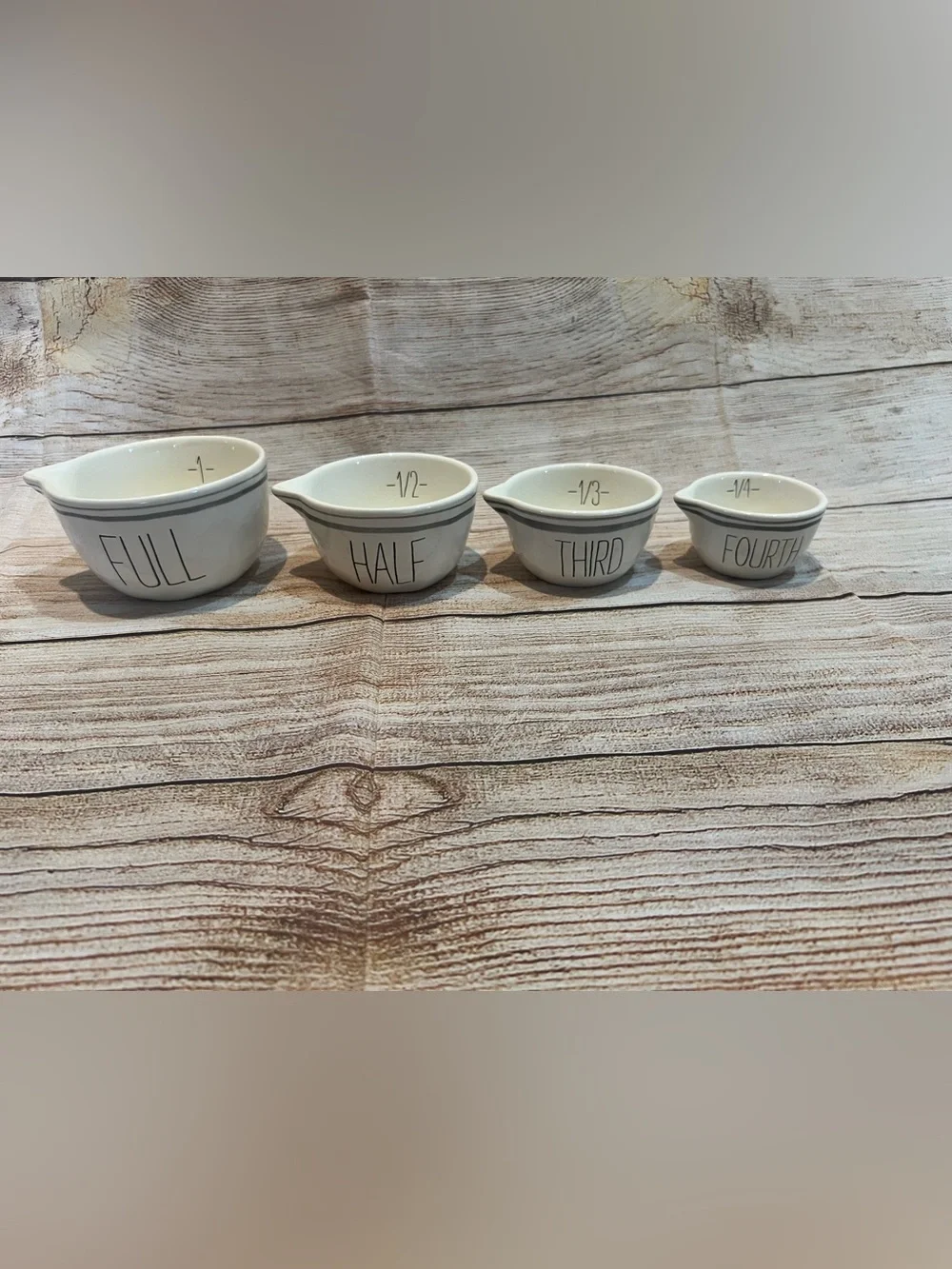 NWT Mud Pie Ceramic Measuring Cups